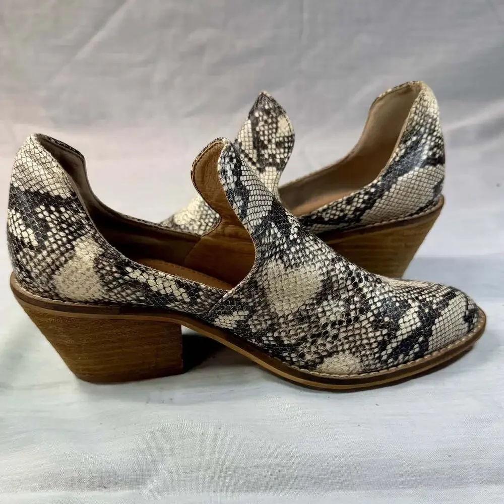 Beast Fashion Snakeskin Print Cutout Block Heel Booties